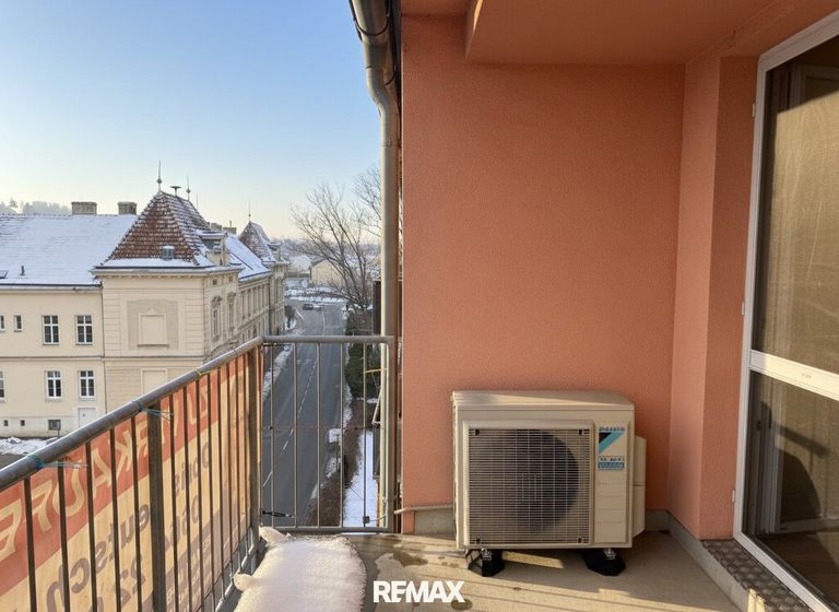 Ausblick vom Balkon Richtung Kreisverkehr