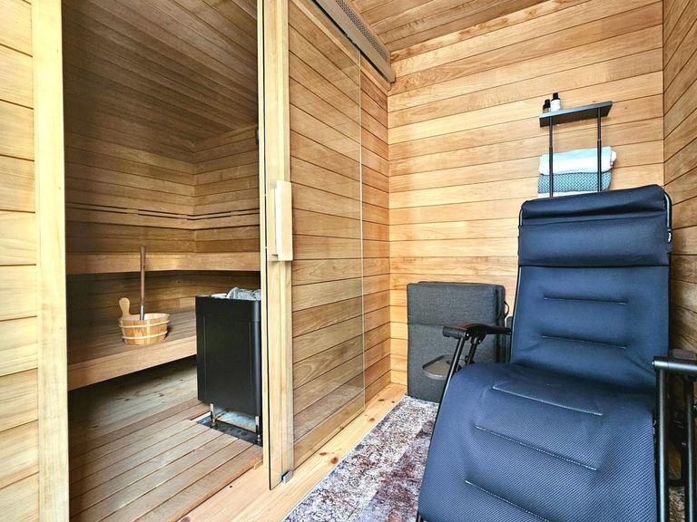 Sauna und Ruheraum