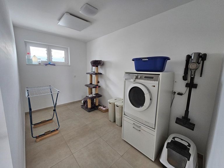 Hauswirtschaftsraum OG