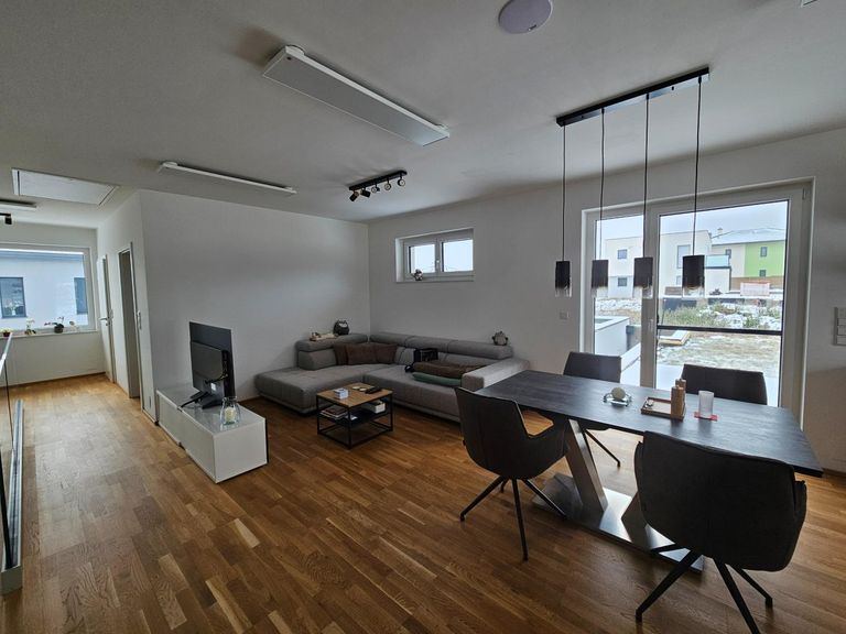 Küche mit Wohn Essbereich OG