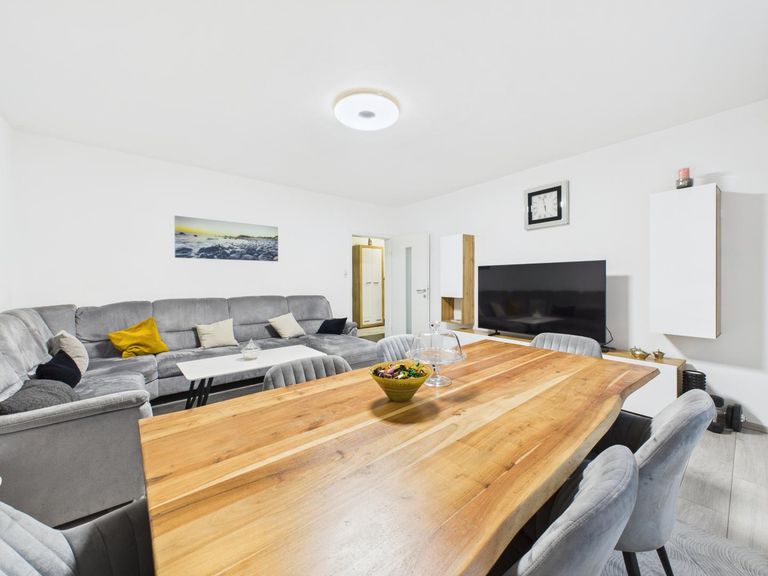 Wohn- und Essbereich 5