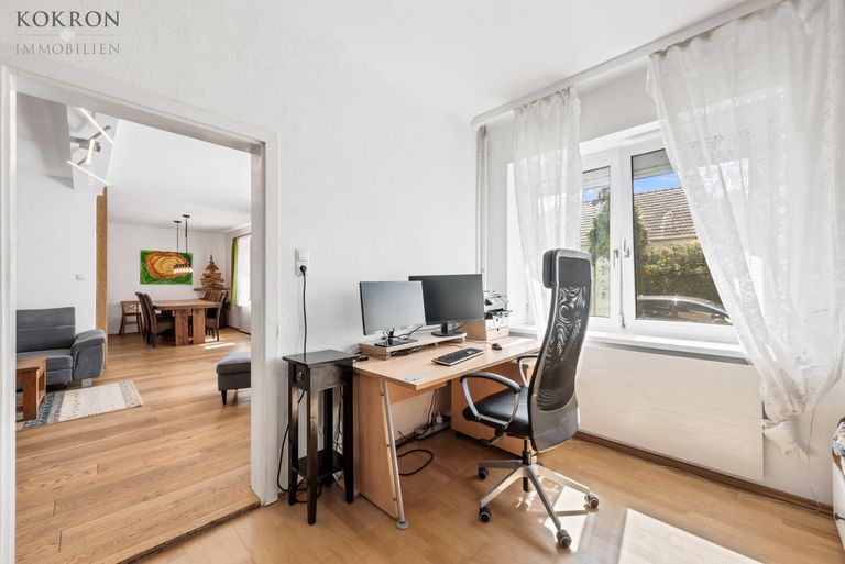 EG-Zimmer 1- Blick in den Wohnraum