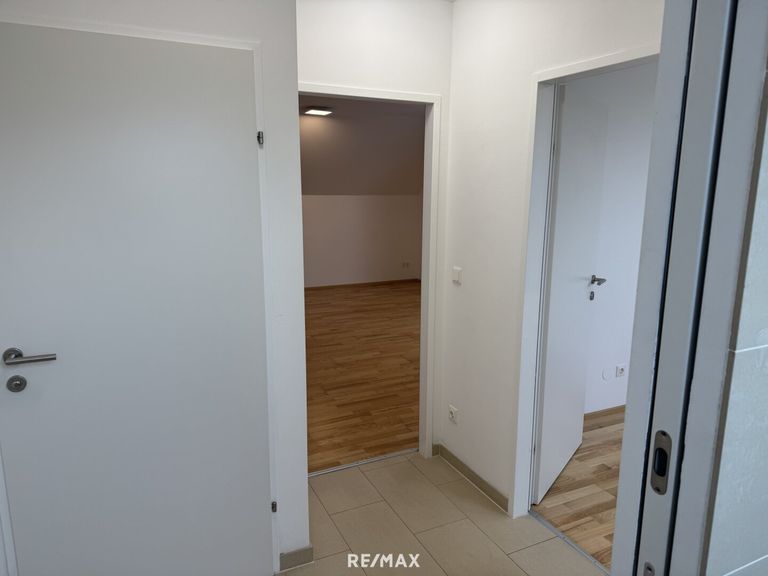 Vorraum - alle Zimmer zentral begehbar