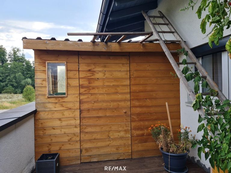 Abstellfläche auf dem Balkon