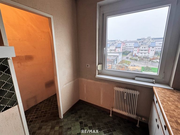 Küche mit Vorratsraum