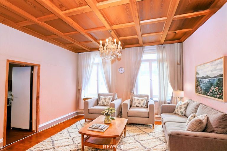 Wohnzimmer (virtuell eingerichtet)