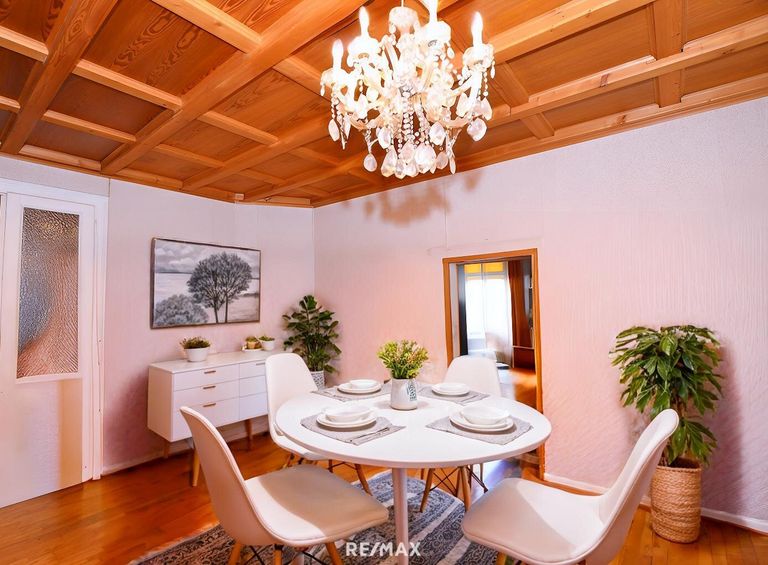 Wohnzimmer (virtuell eingerichtet)