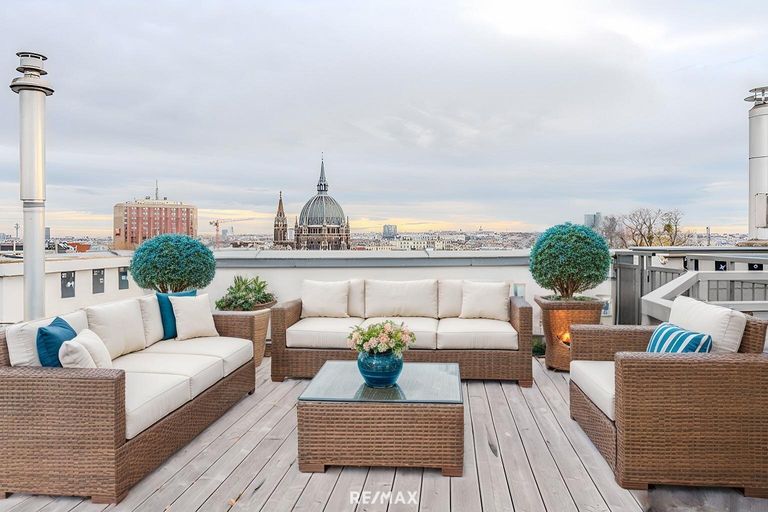 DG3 Terrasse  (virtuell eingerichtet)