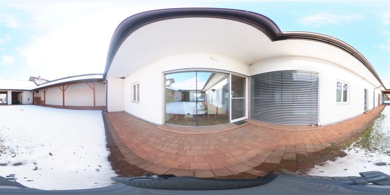 uneinsichtige Terrasse