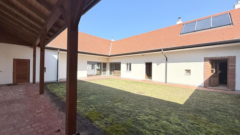 uneinsichtiger Innenhof