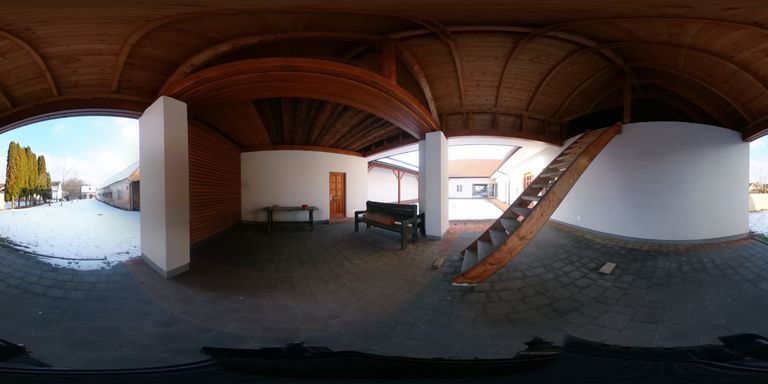 Aufgang zum Dachboden