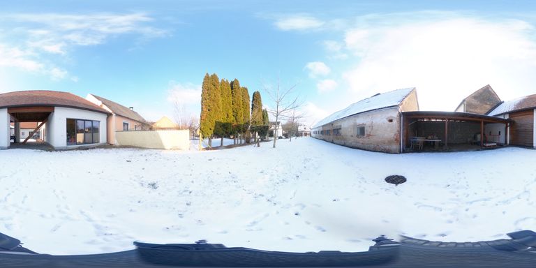 hintere Garten mit Zufahrt