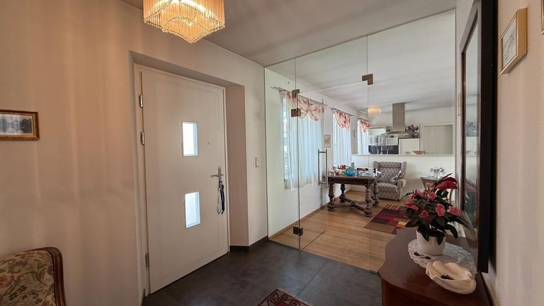 Vorraum Blick in den Wohnbereich