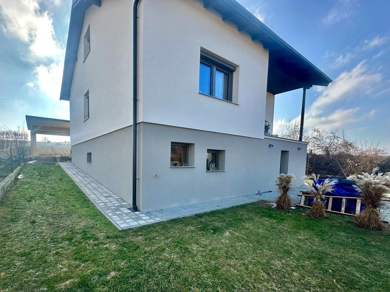 Haus Gartenansicht