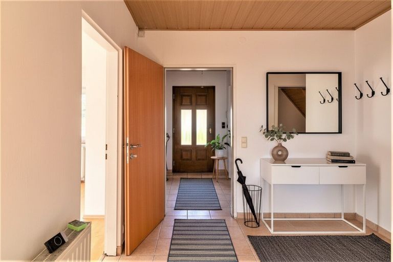 Gang und Vorraum: KI generierte Einrichtung