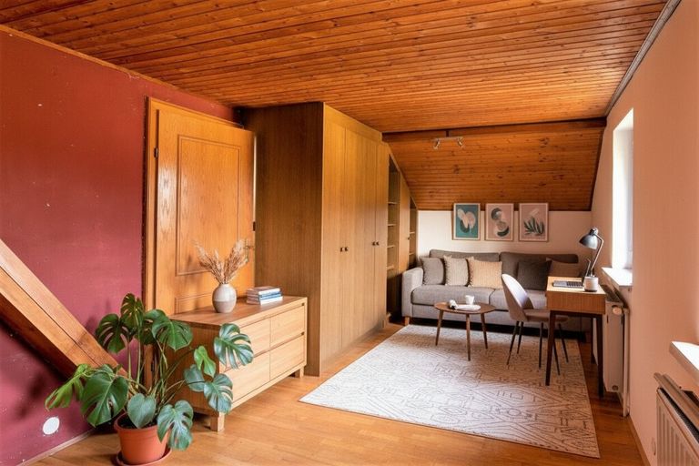 Ausgebauter Dachbodenraum: KI generierte Einrichtung