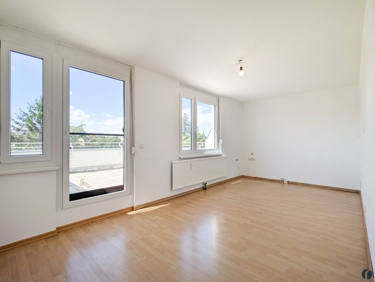 Wohnzimmer mit Essbereich