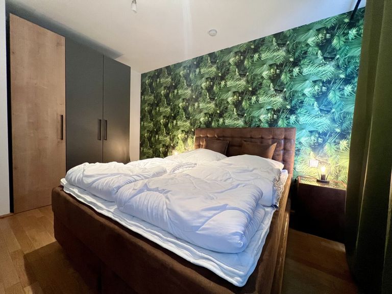 Doppelbett/Kleiderschrank