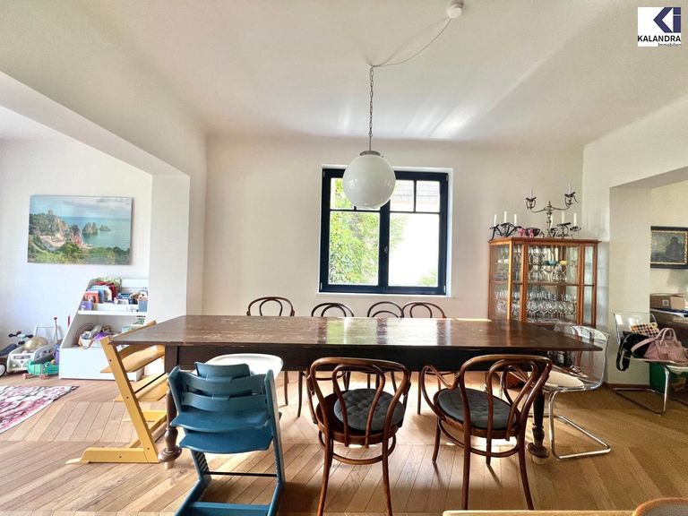 Wohn- Esszimmer mit Küche