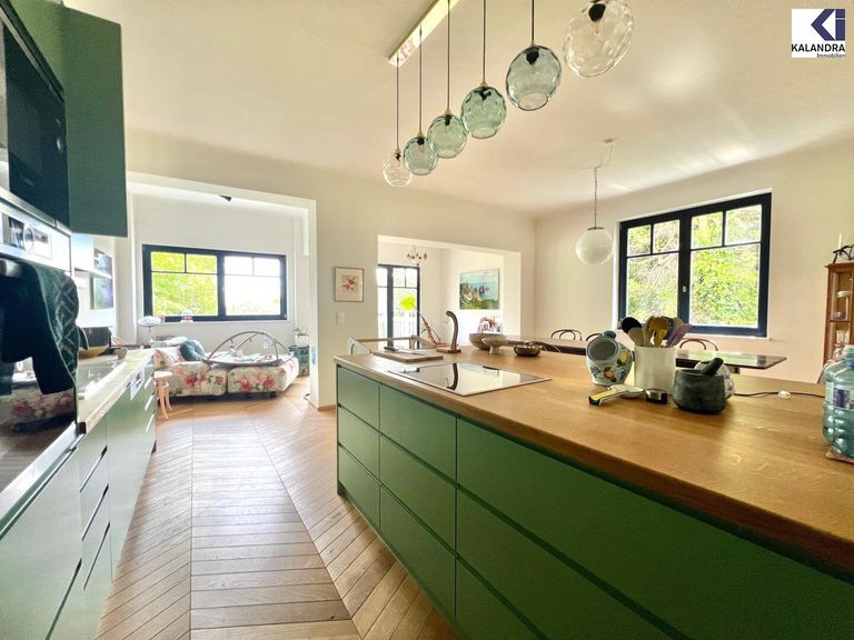 Wohn- Esszimmer mit Küche