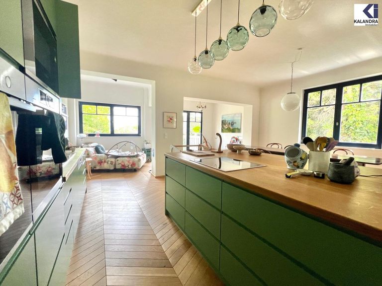 Wohn- Esszimmer mit Küche