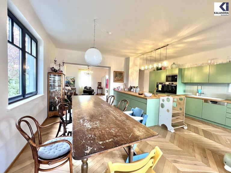 Wohn- Esszimmer mit Küche