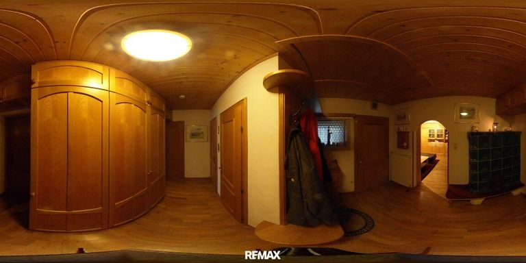 20 Garderobe OG