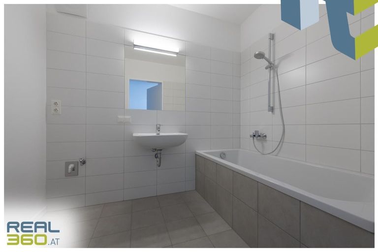 Badezimmer mit Badewanne