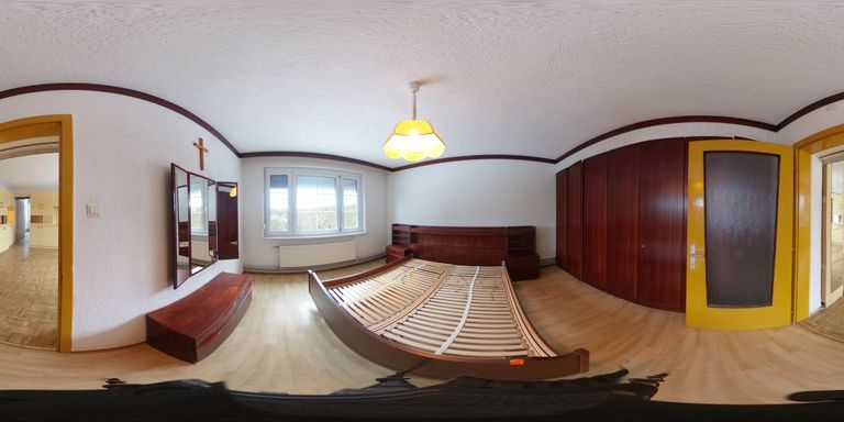Schlafzimmer 1