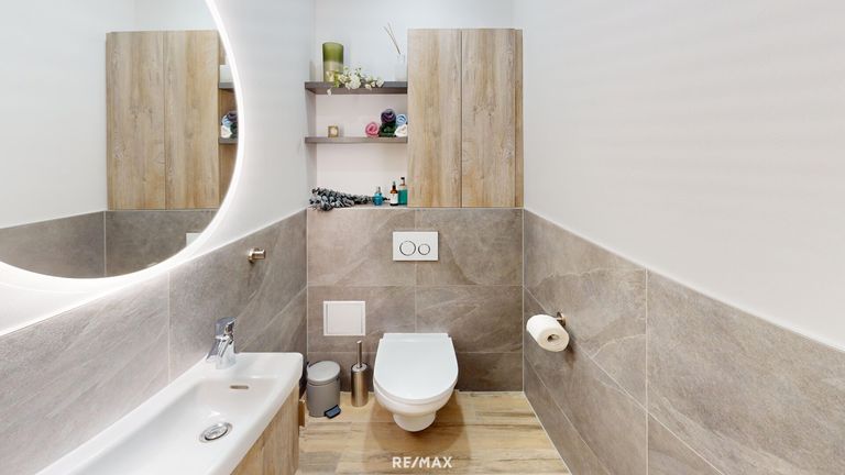 hochwertiger Sanitärraum