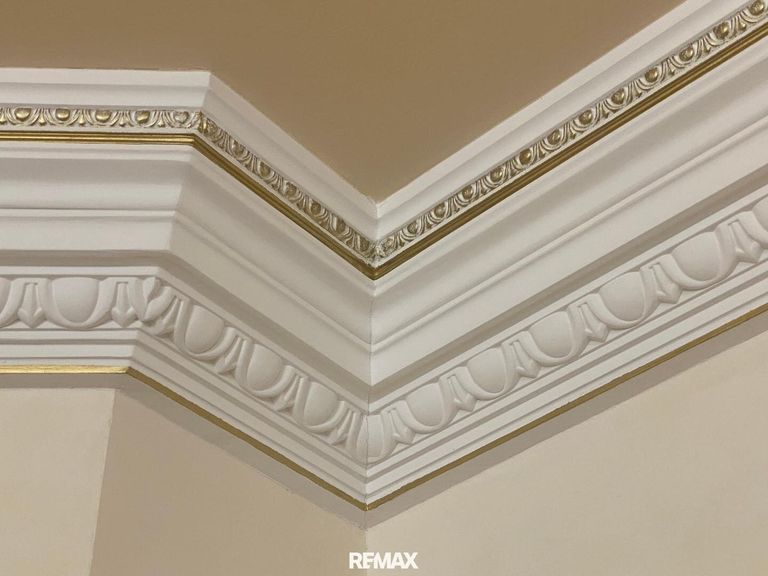 32 Detail 2