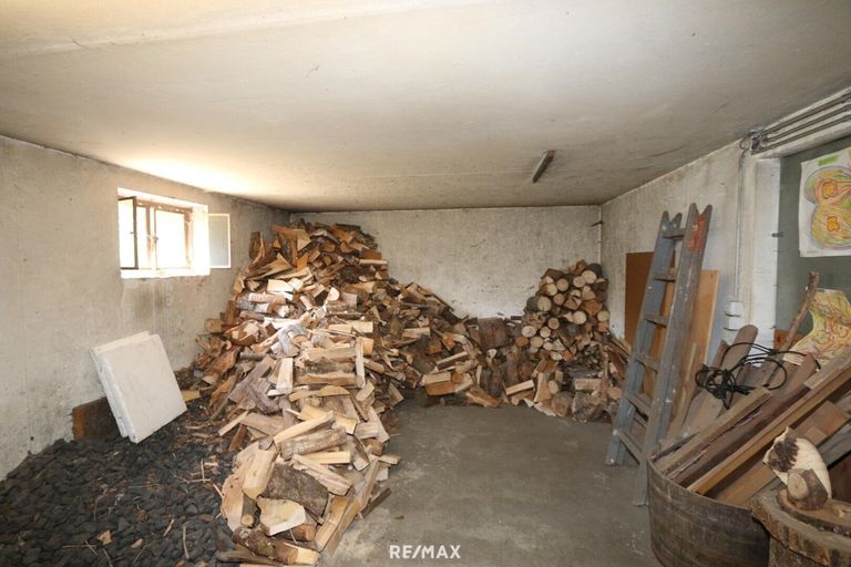 Keller 3 Holzlagerbereich