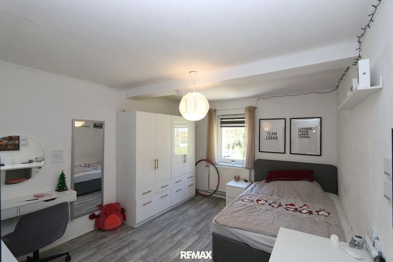 Zimmer 1 Wohnung 1 OG
