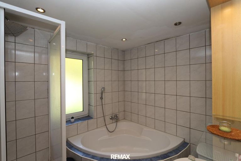 Bad Wohnung 1 OG