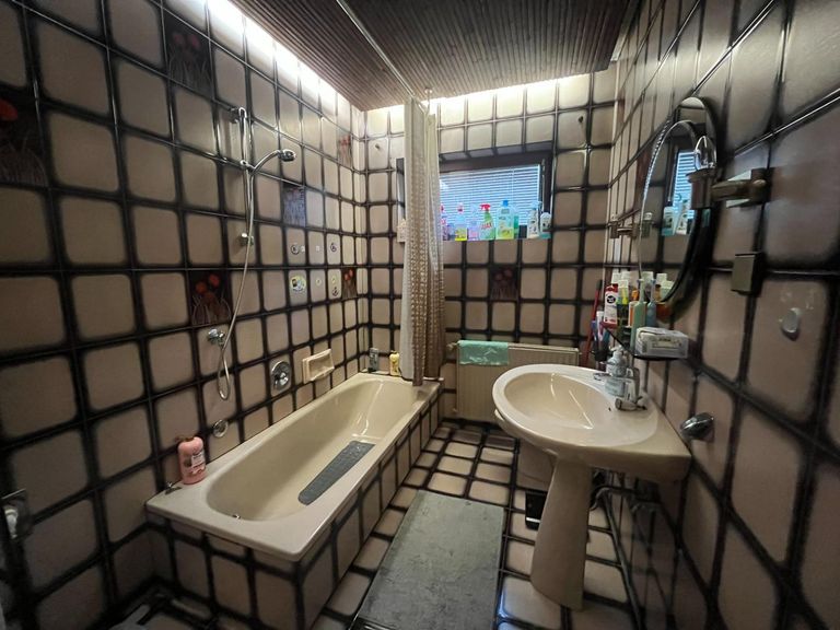 Badezimmer - Wohneinheit 1