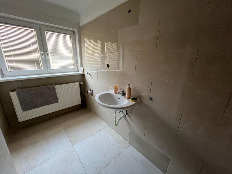 Badezimmer - Wohneinheit 2