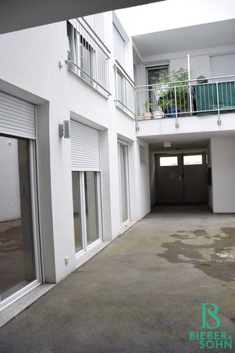 Innenhof/Blick Hauseingang