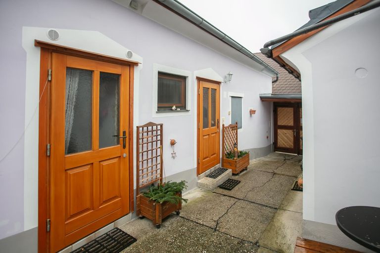 WE 1 und Keller Eingänge