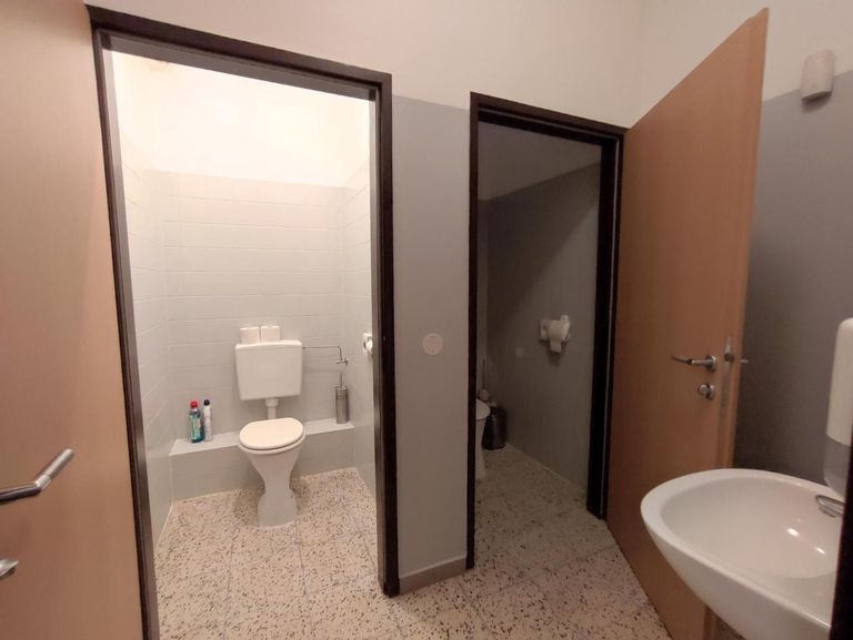 WC-Damen Café
