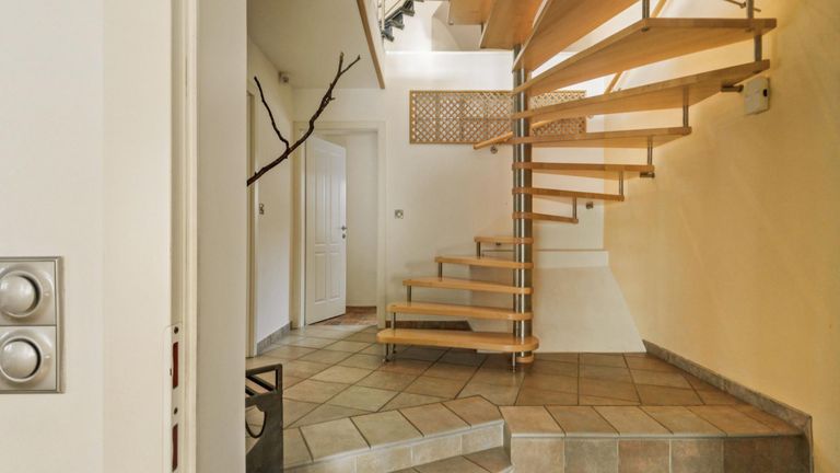 EG Haus 2 Wendeltreppe Vorraum