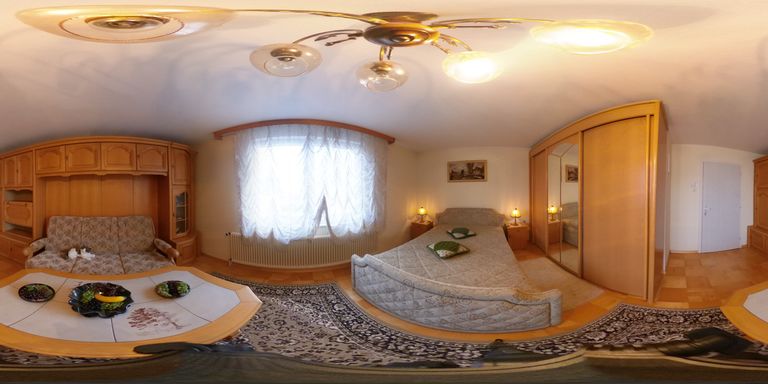 Zimmer 1 OG