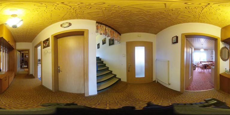 Garderobe EG