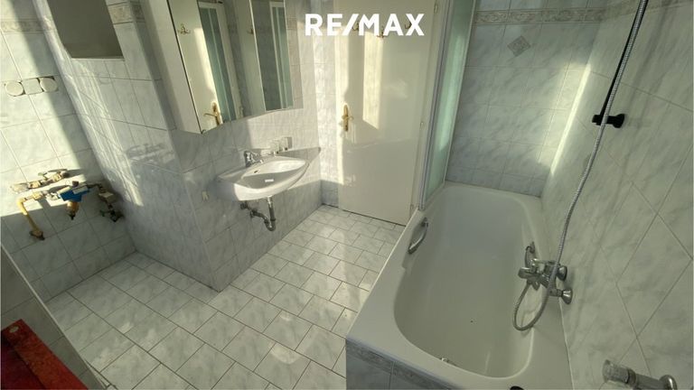 Ansicht 1 Badezimmer