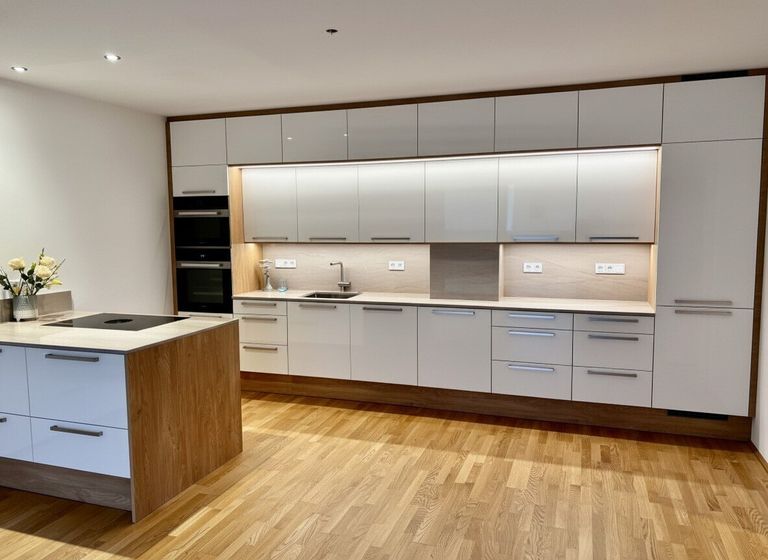 Wohnküche mit Kochinsel