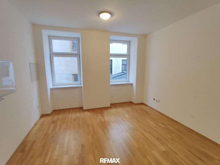 Büro EG