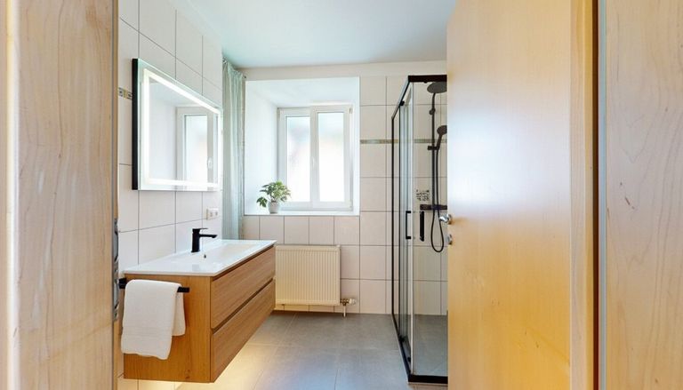 Ausstattungsbeispiel Badezimmer Wohnung EG rechts