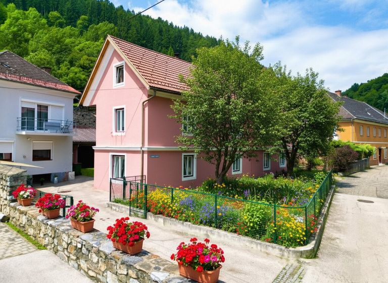 Frontansicht Haus und Einfahrt