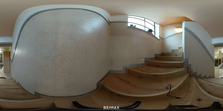 Stiegenabgang ins UG 