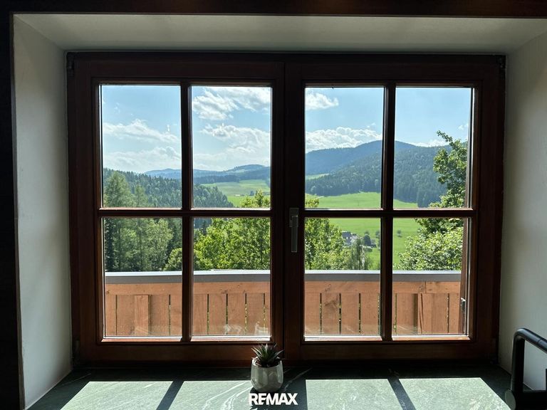 Blick ins Grüne beim Kochen