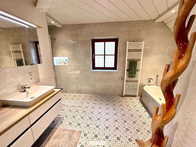 Badezimmer OG  